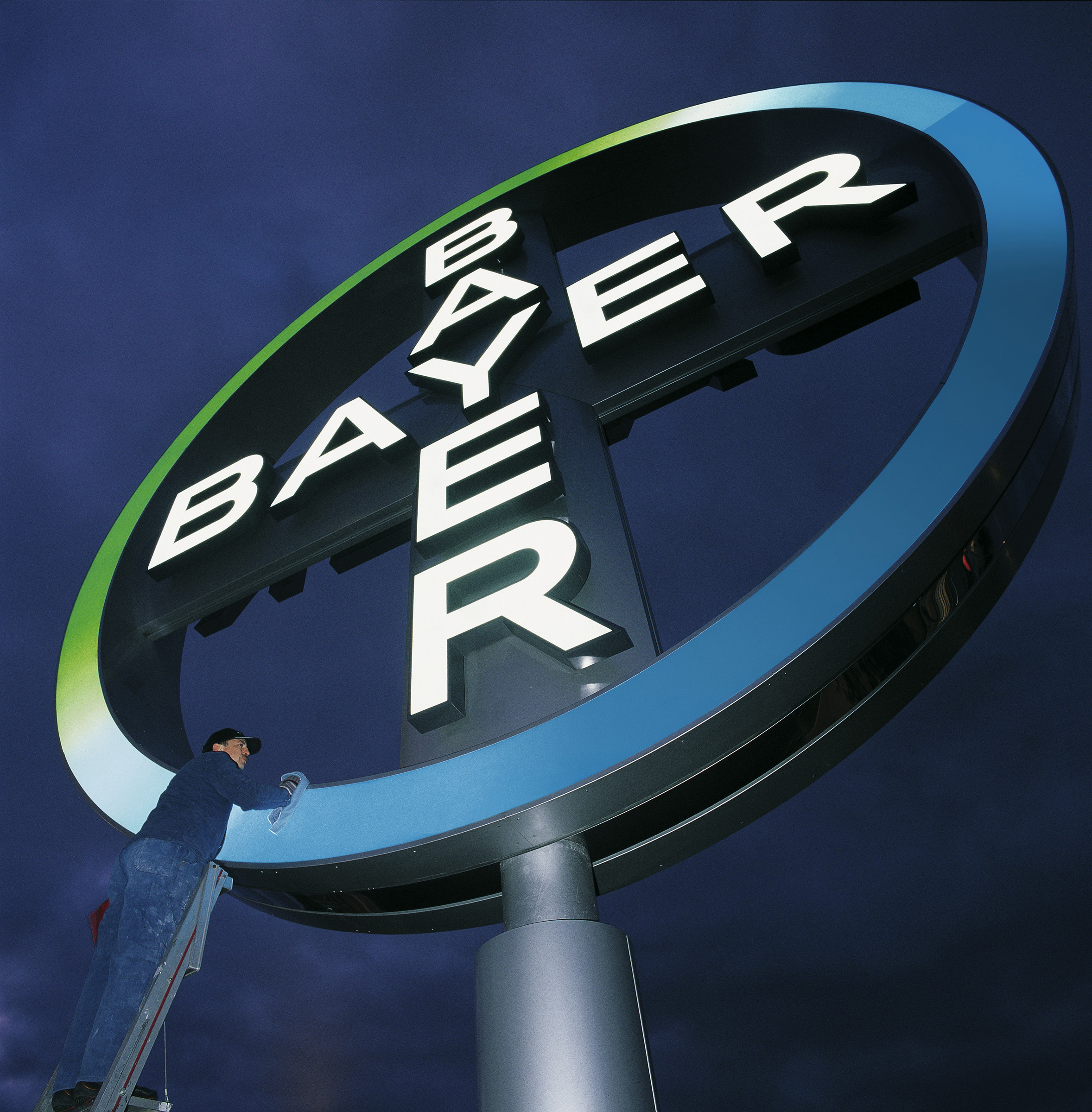 Bayer annonce des accords à l’amiable pour résoudre d’importants litiges liés à Monsanto